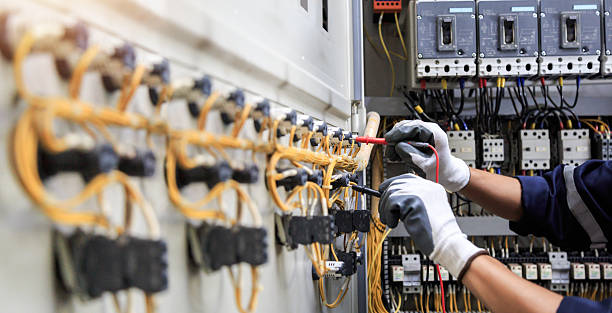 Professional Electrician technician working in Melody Hill, IN